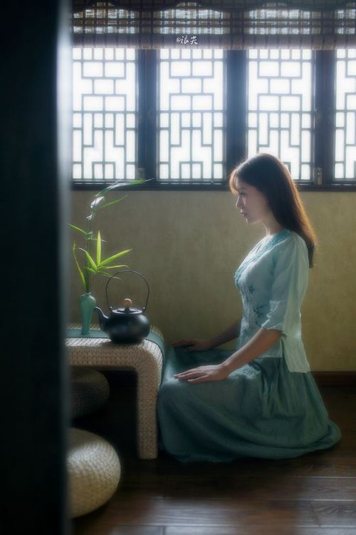 开云体育登录-鲨鱼上岸吞浪花，凤凰涅槃破天光，竞技场上的新纪元