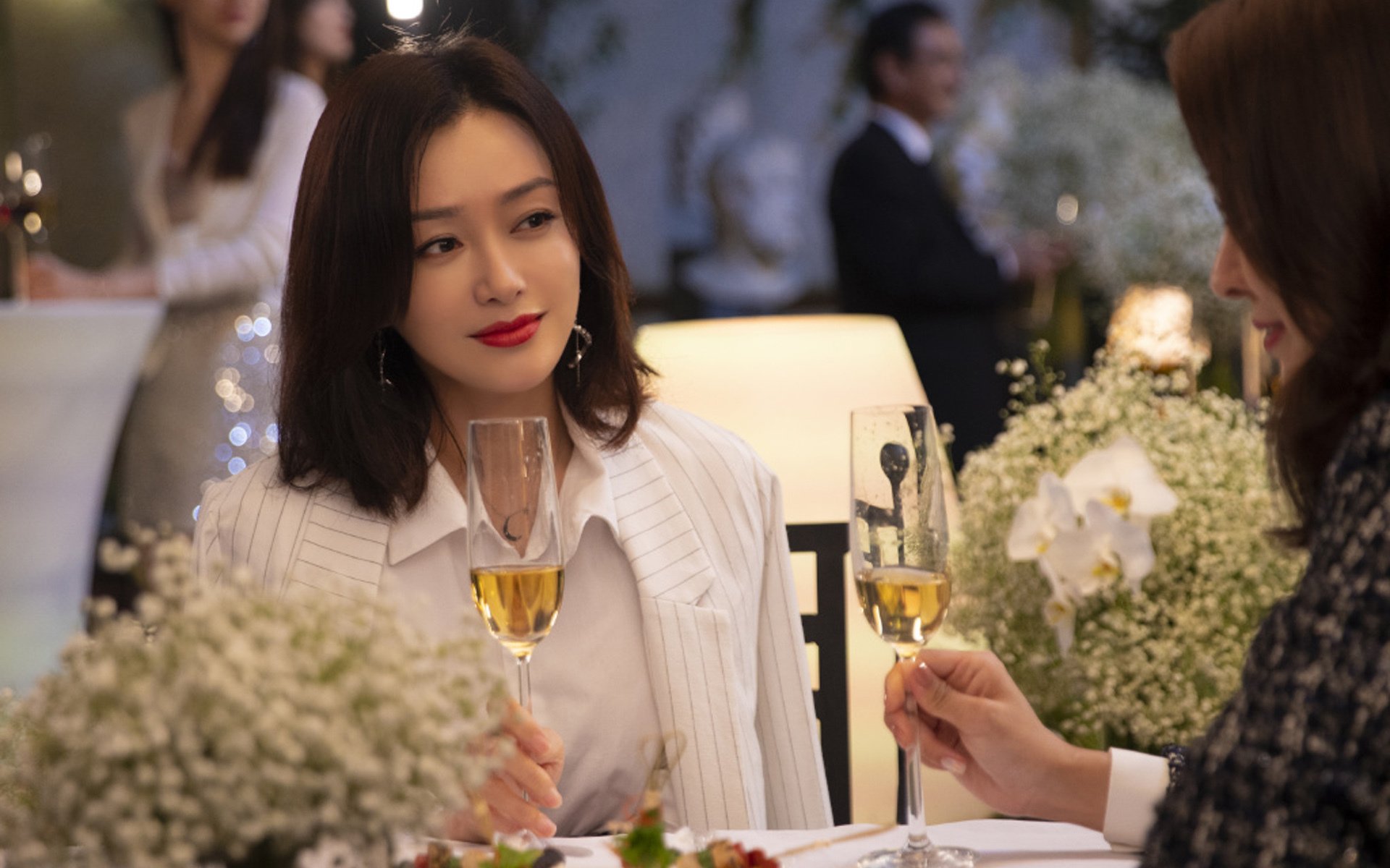 钢铁巨兽狂啸,无声刺客封喉—公牛制霸深圳队,米切尔成关键先生